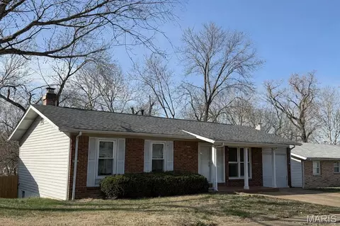 4083 Tarragona Dr, Saint Louis, MO 63129