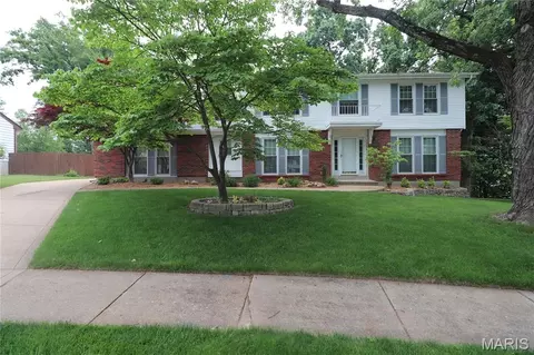5356 Hamlin Ct, Saint Louis, MO 63128