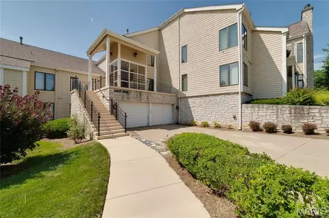 1608 Lake Knoll Dr #1A, Lake Saint Louis, MO 63367