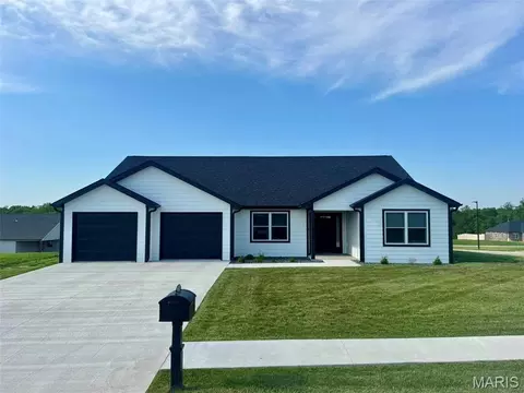 200 W Larkspur Ct, Hannibal, MO 63401