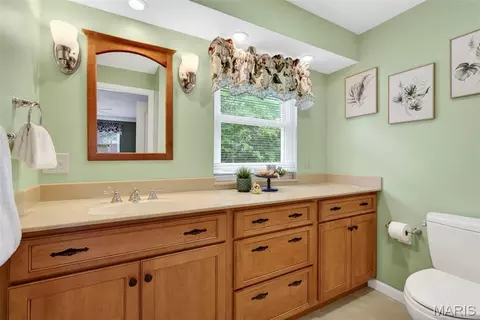 Bath - 747 Sherwick Ter, Manchester, MO 63021 photo 2 of 4