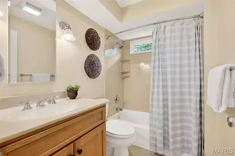 Bath - 747 Sherwick Ter, Manchester, MO 63021 photo 4 of 4