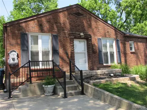 1104 Danforth St, Alton, IL 62002
