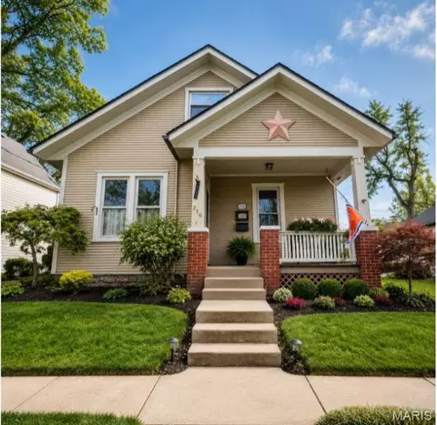 216 W Center St, Lebanon, IL 62254