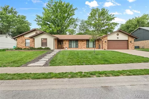 1029 Heatherwood Dr, O'fallon, IL 62269