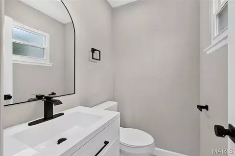 Bath - 643 Washington Dr, Arnold, MO 63010 photo 2 of 2