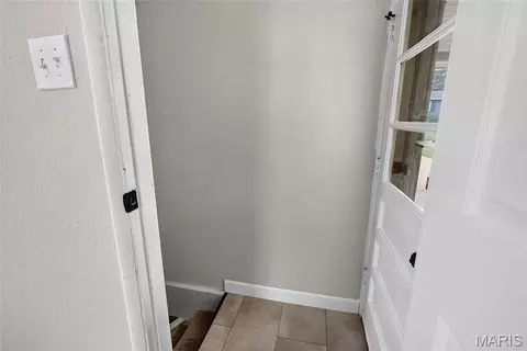 Entry Way - 643 Washington Dr, Arnold, MO 63010 photo 5 of 7