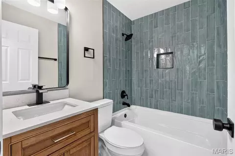 Bath - 643 Washington Dr, Arnold, MO 63010 photo 1 of 2