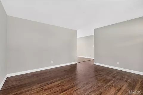 Living - 643 Washington Dr, Arnold, MO 63010 photo 2 of 2