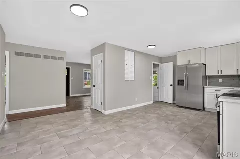 Entry Way - 643 Washington Dr, Arnold, MO 63010 photo 2 of 7