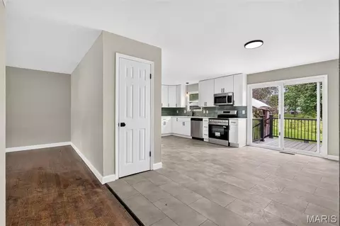 Entry Way - 643 Washington Dr, Arnold, MO 63010 photo 1 of 7