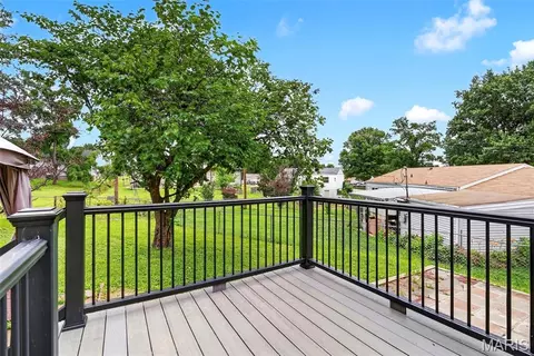 Exterior - 643 Washington Dr, Arnold, MO 63010 photo 5 of 9
