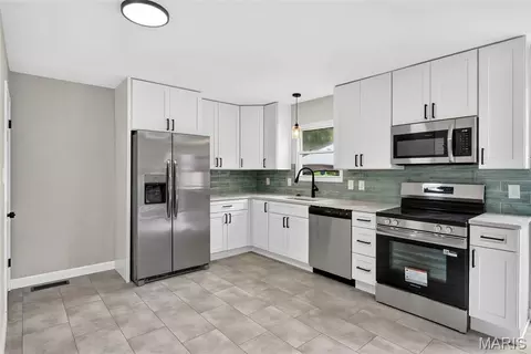Kitchen - 643 Washington Dr, Arnold, MO 63010 photo 1 of 3