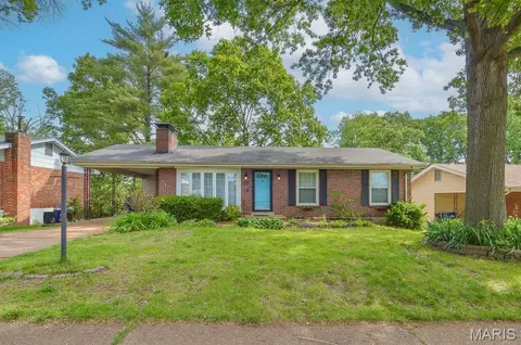 8720 Brookview Dr, Crestwood, MO 63126