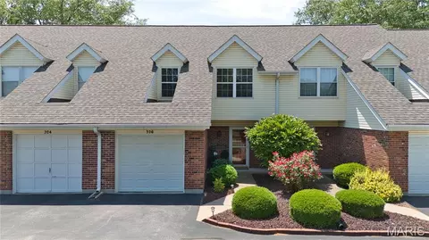 326 Devonshire Ct #E, Saint Peters, MO 63376