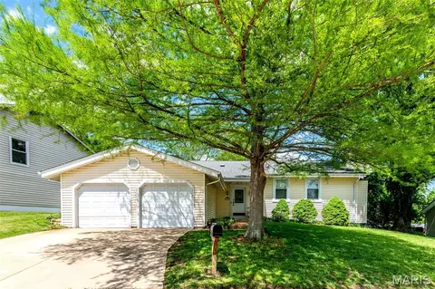 124 Shaw Dr, Eureka, MO 63025