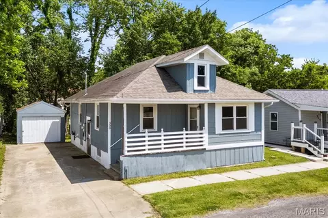 308 E Saint Louis St, Okawville, IL 62271