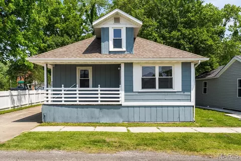 308 E Saint Louis St, Okawville, IL 62271