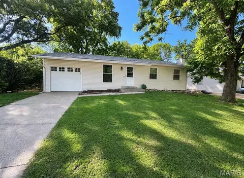 1454 De Porres Ln, Saint Charles, MO 63304