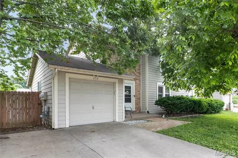 252 Spencer Rd, Saint Peters, MO 63376