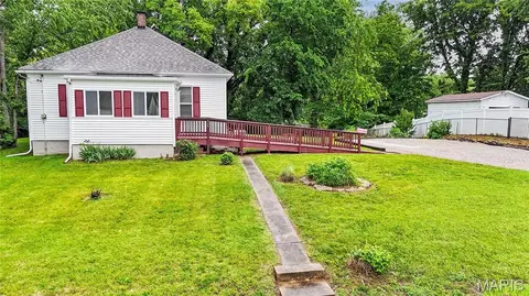 325 Garesche St, Collinsville, IL 62234