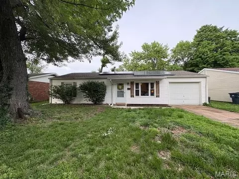 336 N 43rd St, Belleville, IL 62226