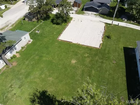 207 Jefferson St, Perry, MO 63462 photo 3