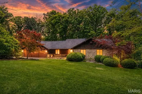 7 Walnut Ridge Ct, Defiance, MO 63341