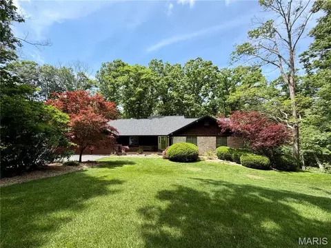 7 Walnut Ridge Ct, Defiance, MO 63341