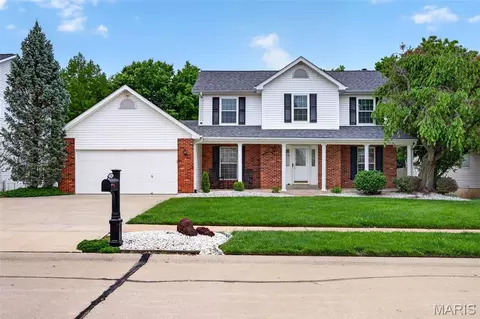 2764 Kettering Dr, Saint Charles, MO 63303