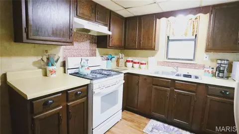 Kitchen - 425 Eisenhower St, Rolla, MO 65401 photo 1 of 2