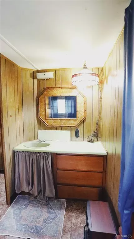 Bath - 425 Eisenhower St, Rolla, MO 65401 photo 2 of 2