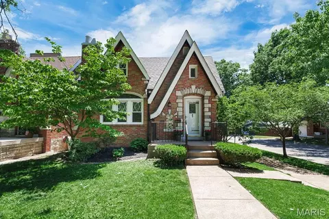 5544 Murdoch Ave, Saint Louis, MO 63109
