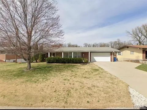 10025 Pebble Beach Dr, Overland, MO 63114