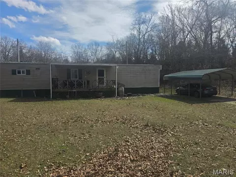 23672 Richland Rd, Waynesville, MO 65583