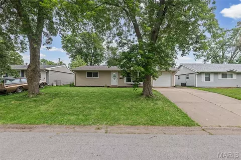 605 W Adams St, O'fallon, IL 62269