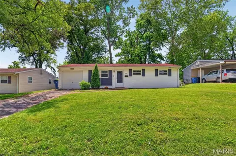 9446 Stansberry Ave, Saint Louis, MO 63134