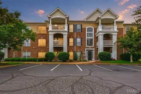 13115 Mill Crossing Ct #100, Saint Louis, MO 63141