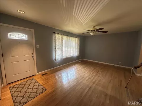 Living - Undisclosed, Arnold, MO 63010 photo 1 of 5