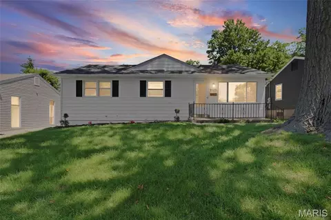 9109 Maureen Ln, Affton, MO 63123