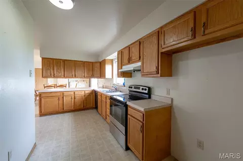 Kitchen - 318 E Ww Circle Dr, Belle, MO 65013 photo 2 of 2