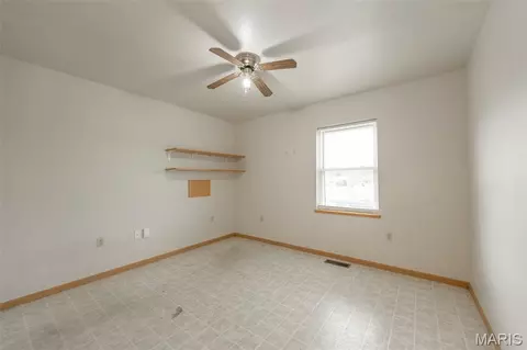 Bedroom - 318 E Ww Circle Dr, Belle, MO 65013 photo 7 of 9