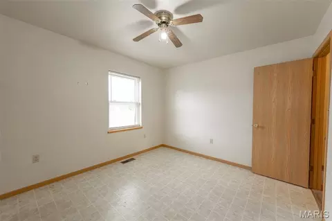 Bedroom - 318 E Ww Circle Dr, Belle, MO 65013 photo 9 of 9