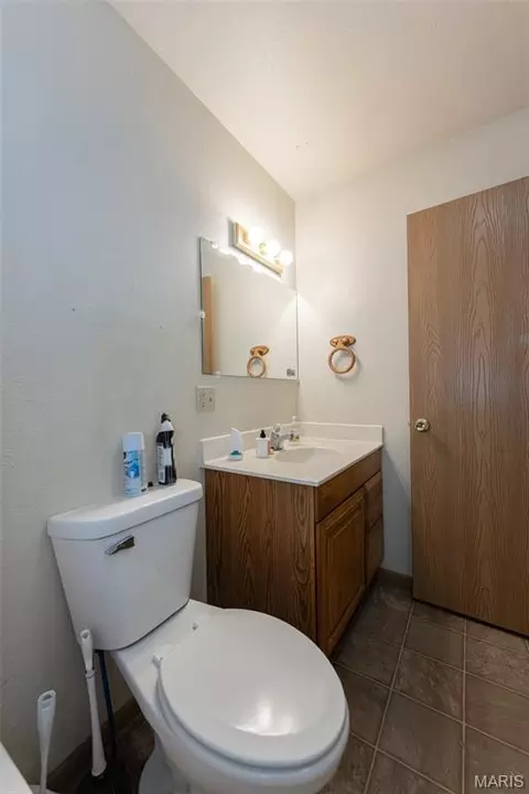 Bath - 318 E Ww Circle Dr, Belle, MO 65013 photo 3 of 5
