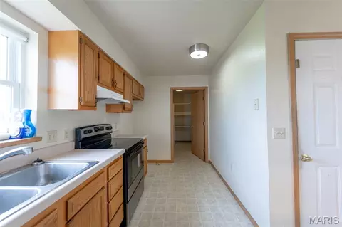 Kitchen - 318 E Ww Circle Dr, Belle, MO 65013 photo 1 of 2