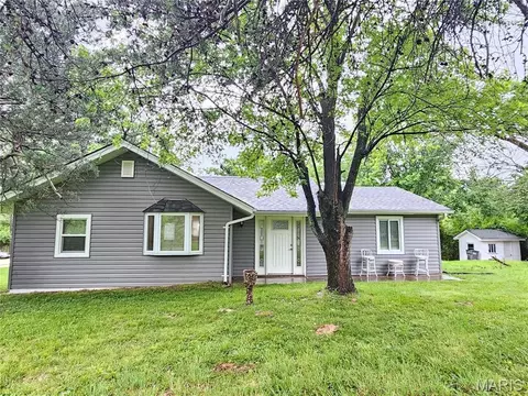 126 Coil Rd, Fenton, MO 63026