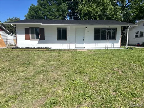 109 Saint Barbara Ln, Cahokia, IL 62206