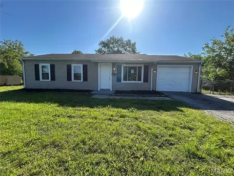 811 Saint Monica Dr, Cahokia, IL 62206