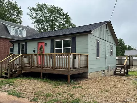 302 Cherry Ave, Owensville, MO 65066