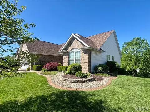 4632 Magnolia Pl, Alton, IL 62002
